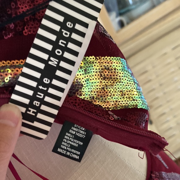 Sequin crop top and mini skirt set, maroon/gold, Sz L - Picture 4 of 4